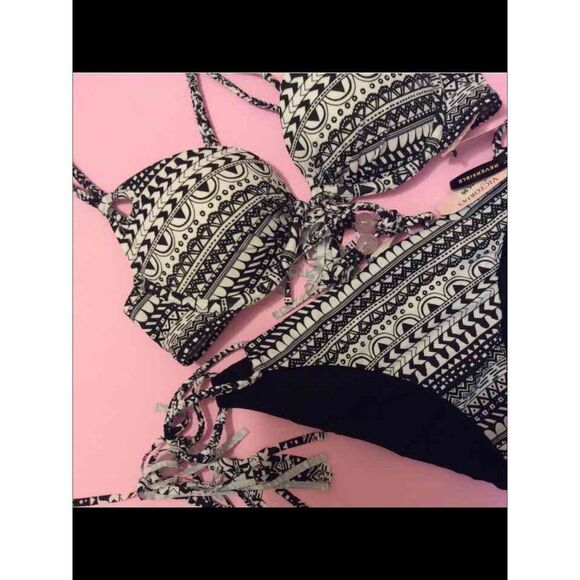 Victoria's Secret 34A BIKINI XS,S Black white geometric Bead Reversible GORGEOUS - Picture 3 of 7
